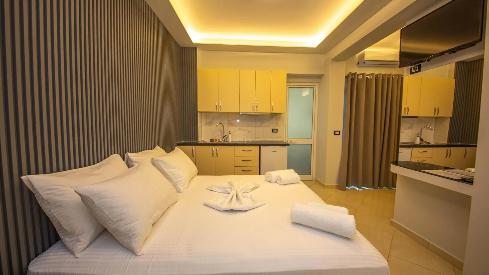 Shehu Villa Ksamil Hotel