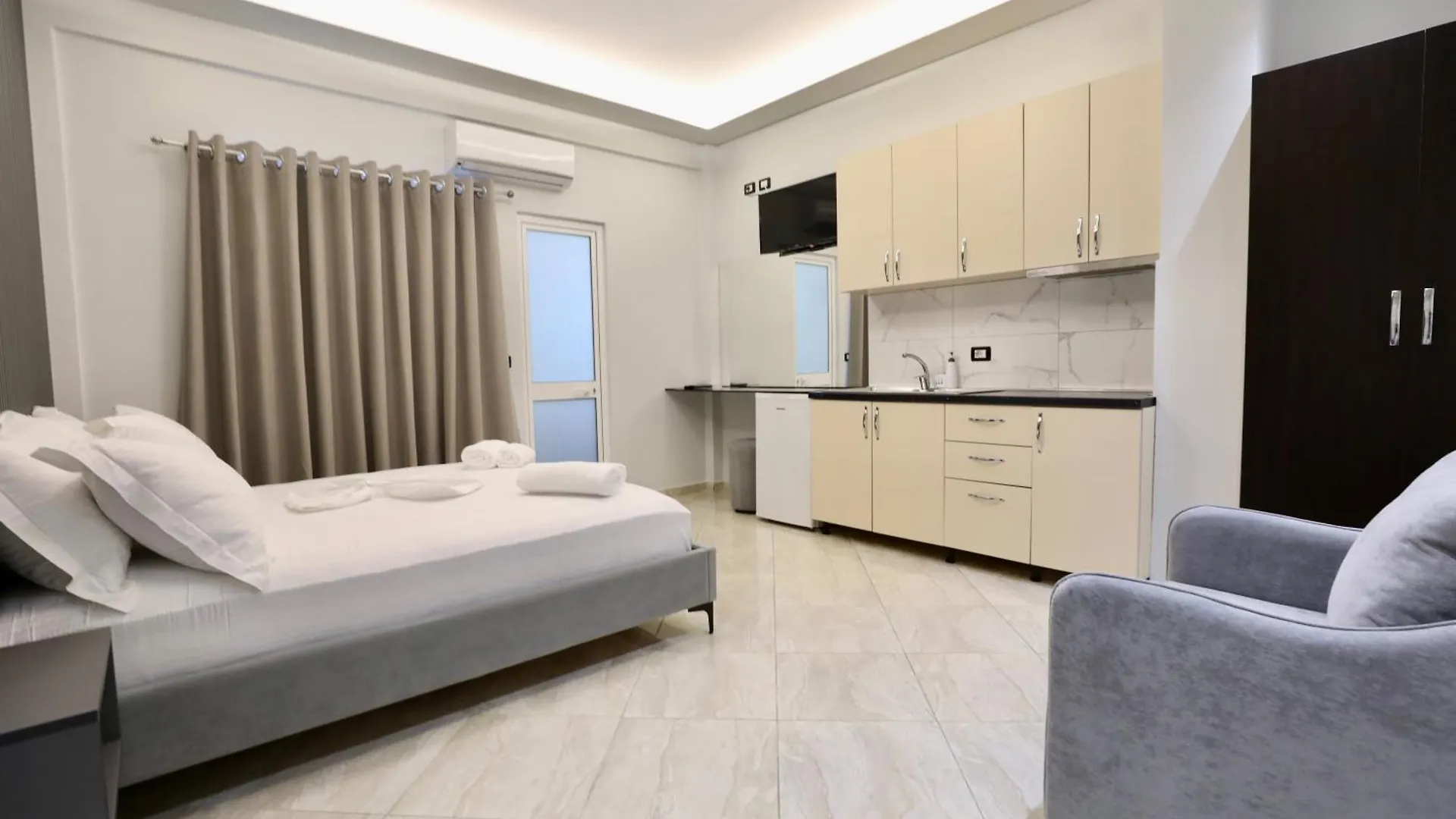 Shehu Villa Ksamil 3*,  Albania